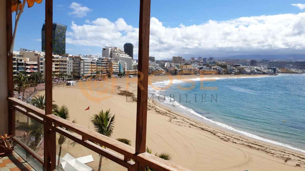 LAS CANTERAS: Apartment on the first line of the beach sold 