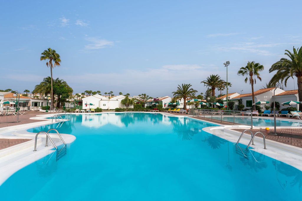 Bungalow in Campo Golf for sale - heated pool Bungalow in Campo Golf for sale - heated pool