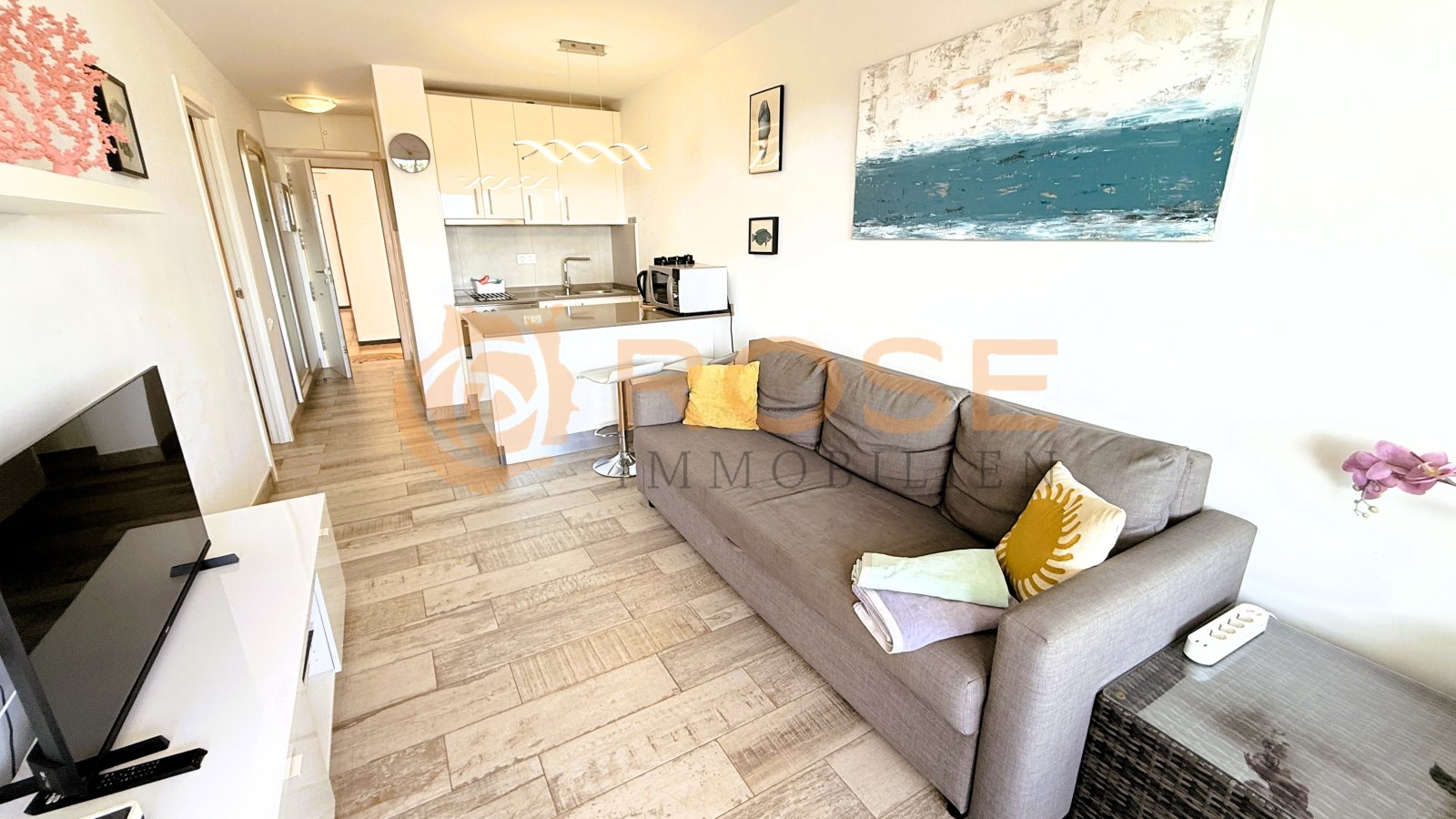 Apartment with sea view for sale in Playa del Inglés. Apartment with sea view for sale in Playa del Inglés.