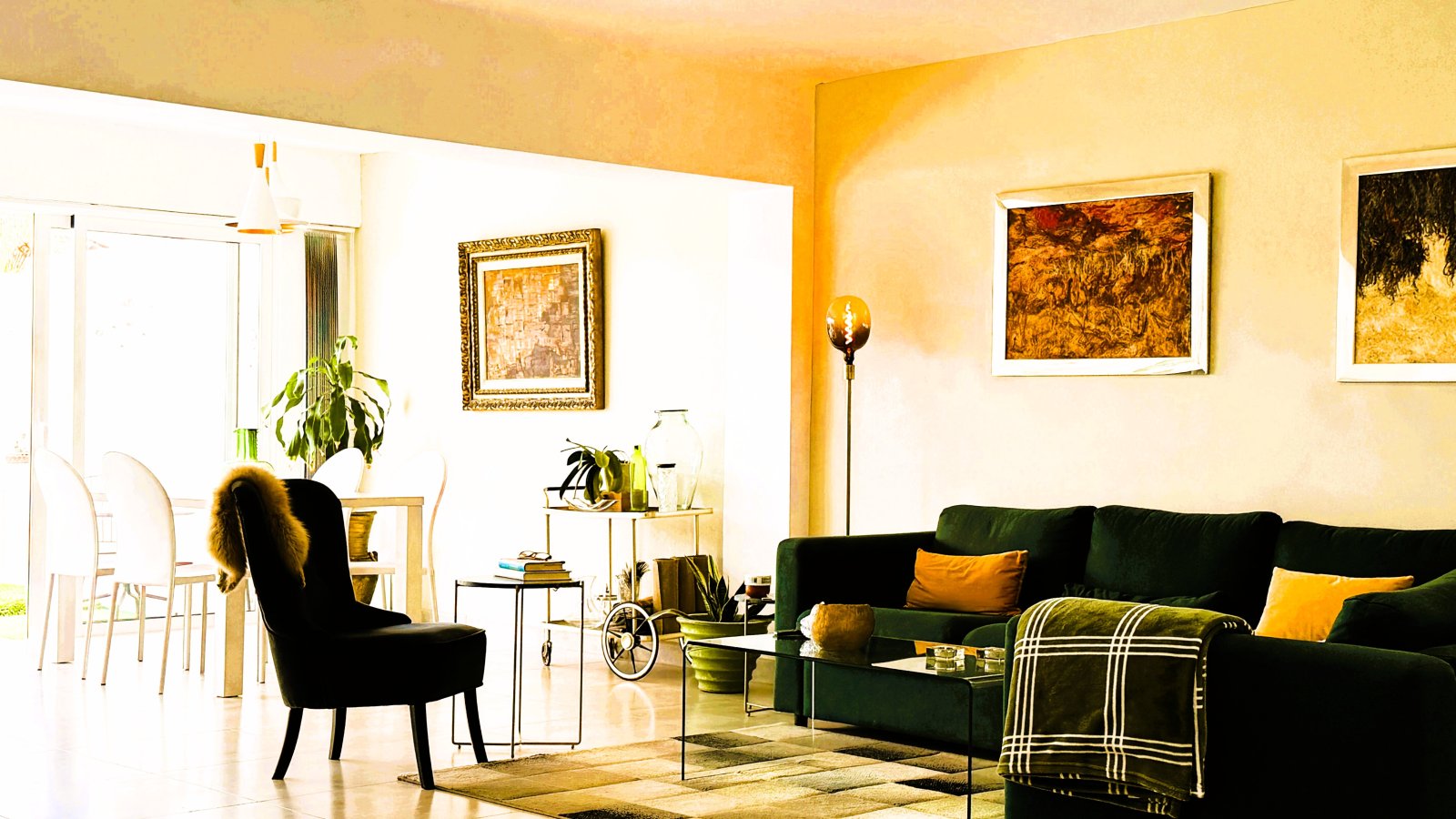 Exclusive location - Bungalow with swimming pool for sale 