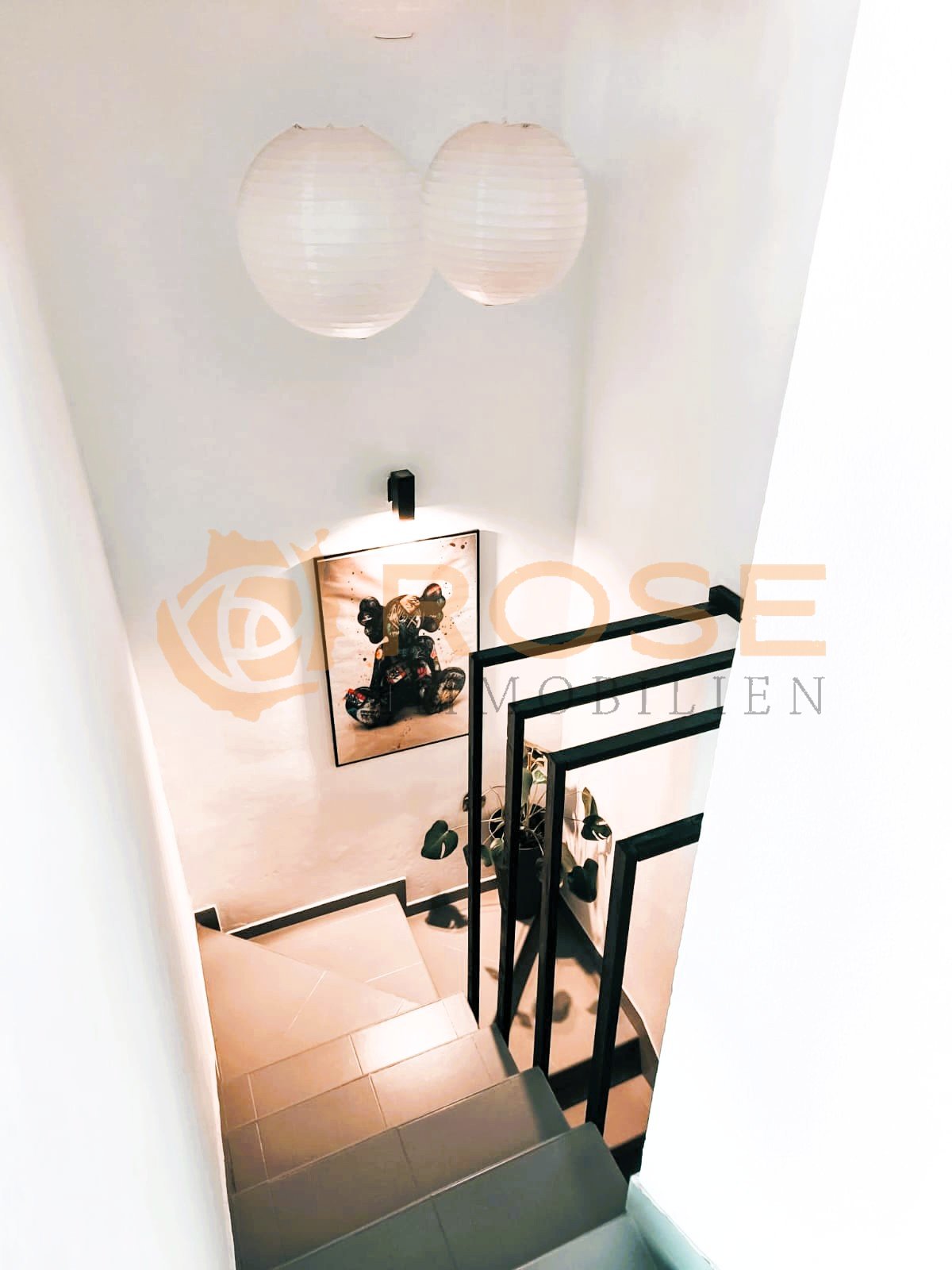 Elegant staircase solution with optimal space utilization and high-quality lighting