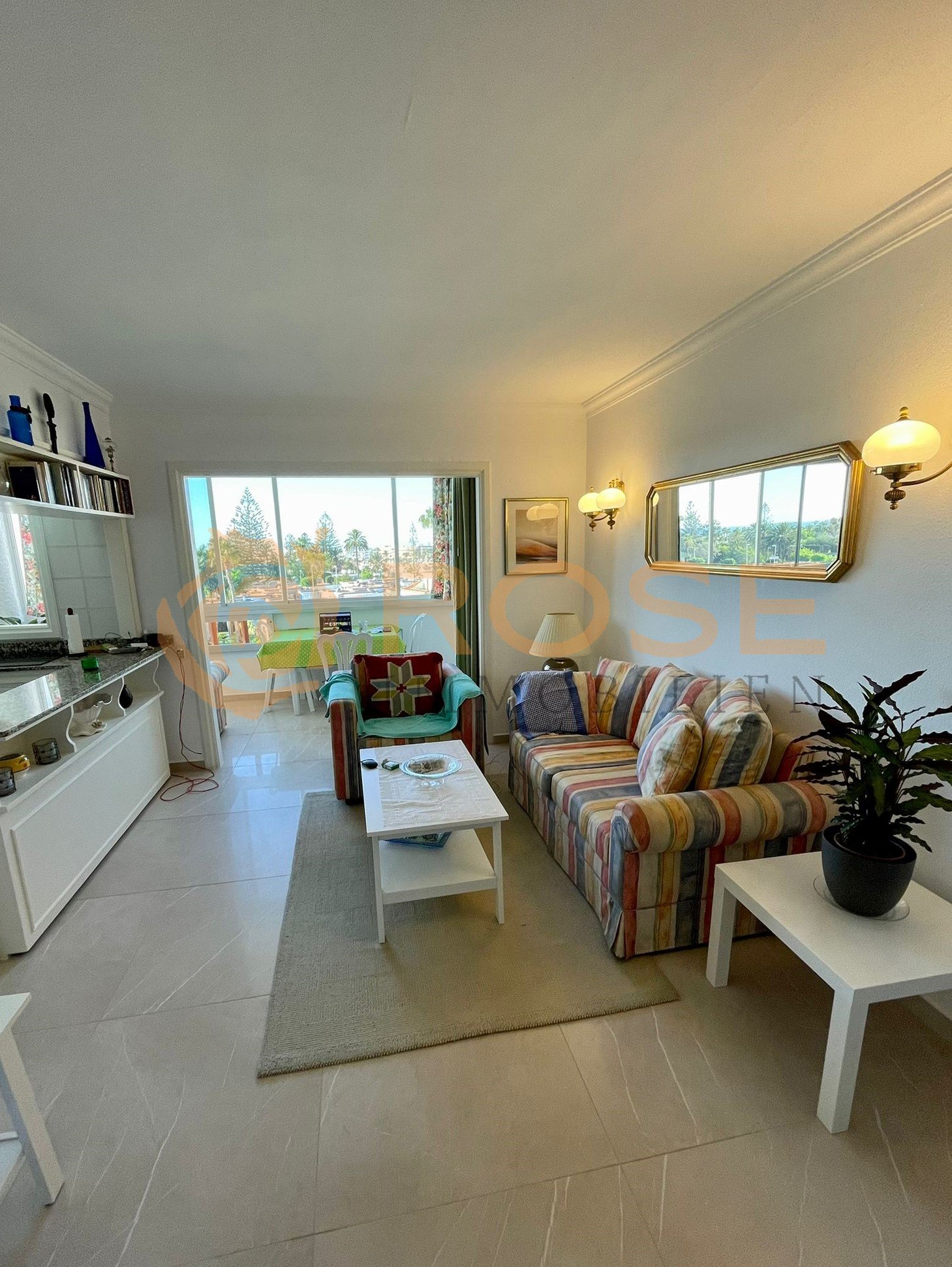 Open living and kitchen concept with thoughtful flow and panoramic view