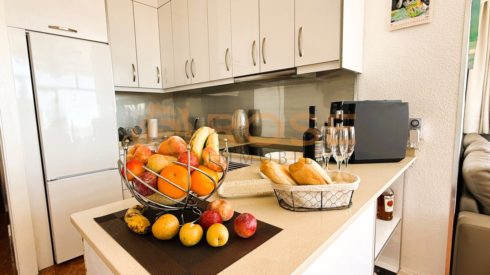 Modern kitchen with functional worktop and high-quality equipment