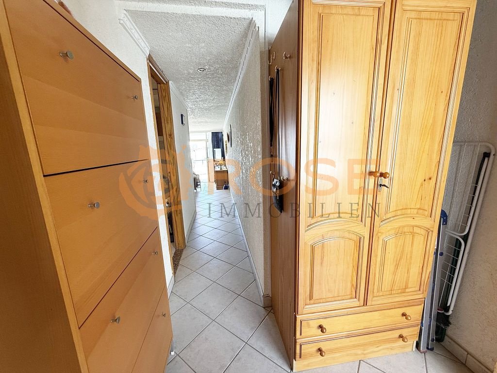 # Englische Übersetzung:Practical hallway area with intelligent space layout and extensive storage options # Englische Übersetzung:Practical hallway area with intelligent space layout and extensive storage options