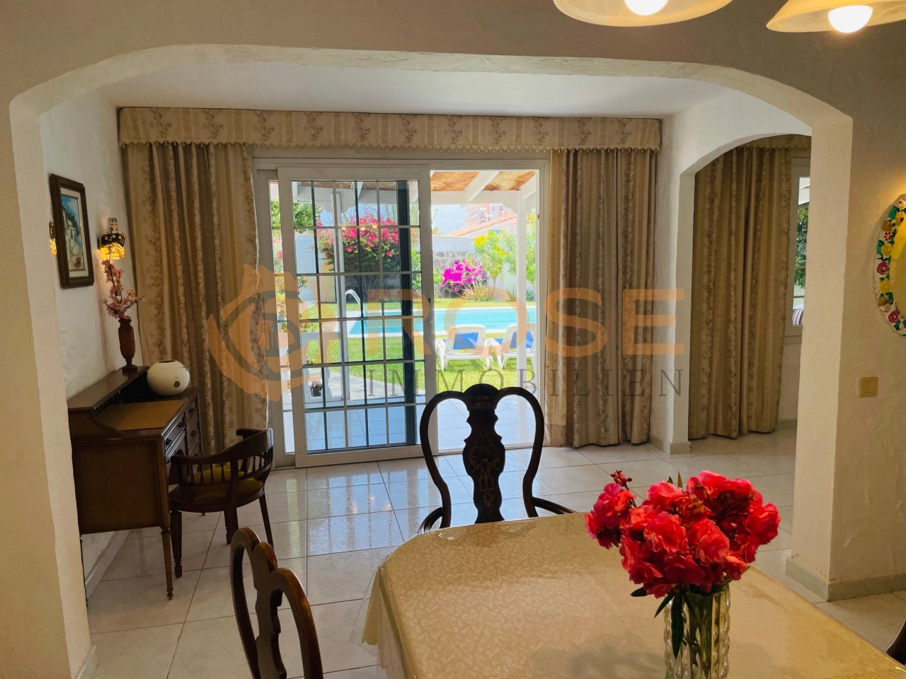 Speiseraum mit Terrasse Villa 3SZ Speiseraum mit Terrasse Villa 3SZ