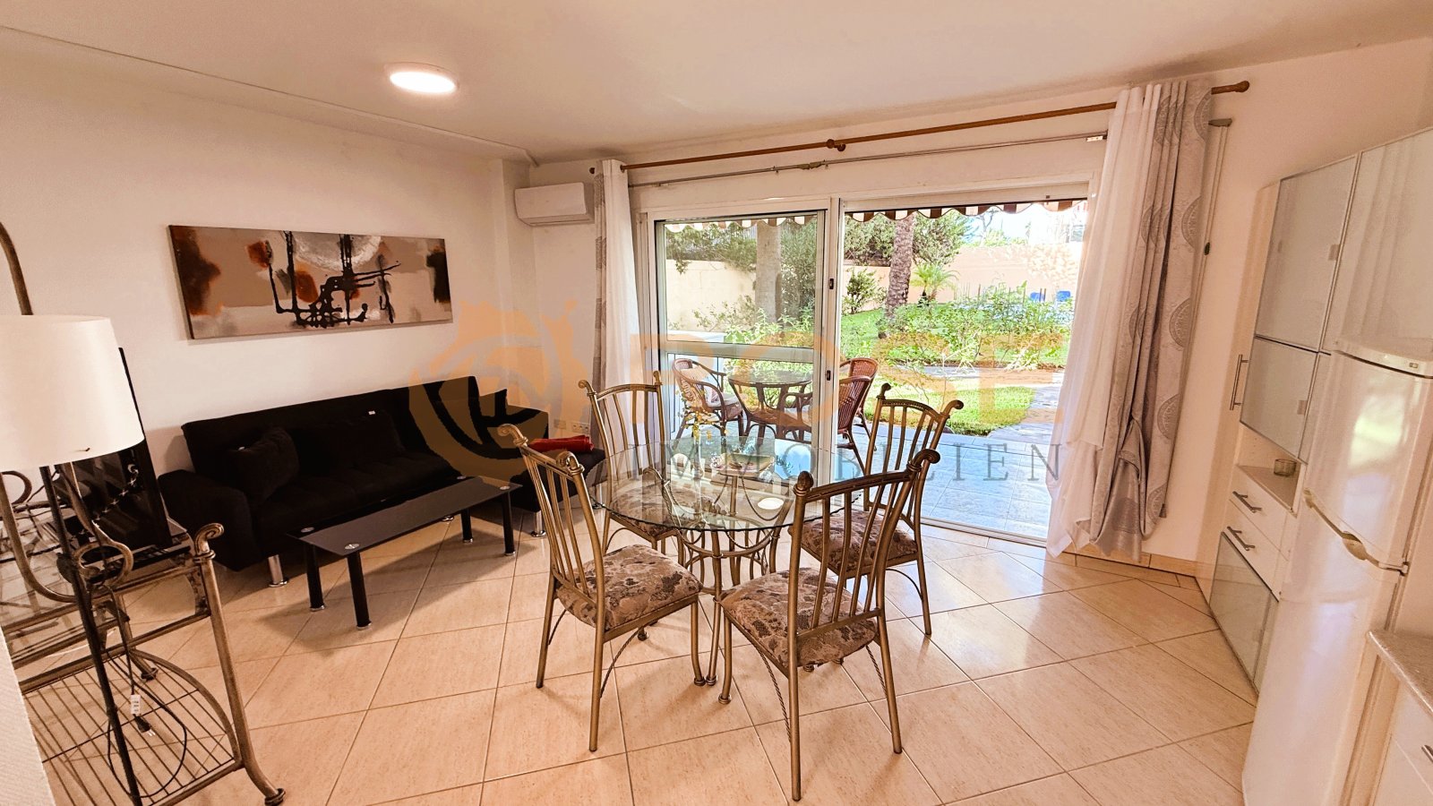 Apartamento con terraza y vistas al jardín en venta Apartamento con terraza y vistas al jardín en venta