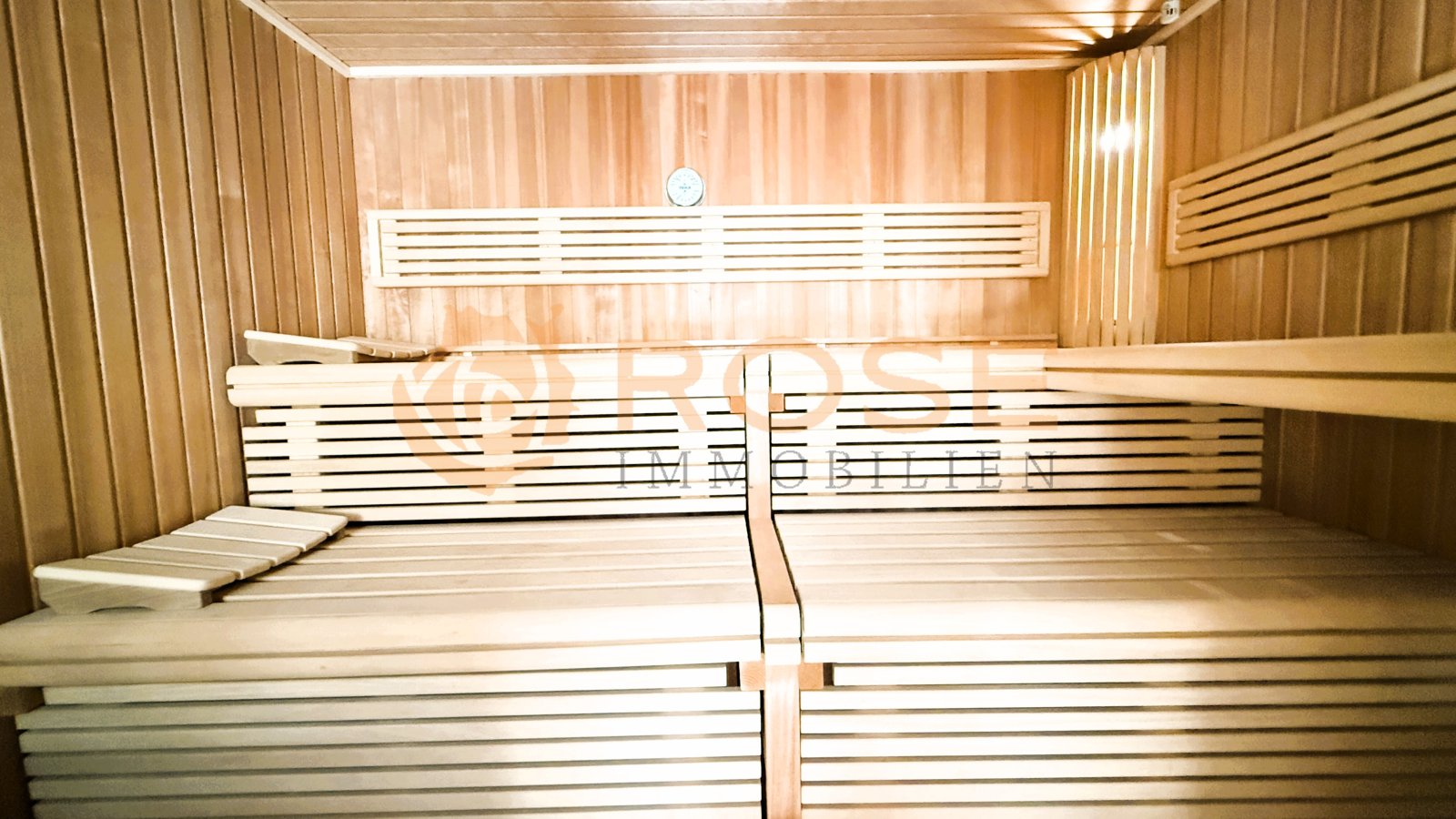 Sauna de bienestar con equipamiento de madera finlandesa y sistema de infrarrojos – oasis privada de relajación con tecnología de ventilación avanzada