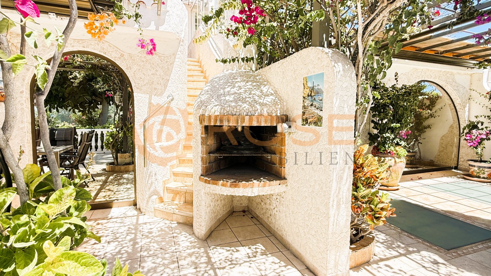 Esquina auténtica de pizza con horno de piedra – centro culinario del área exterior