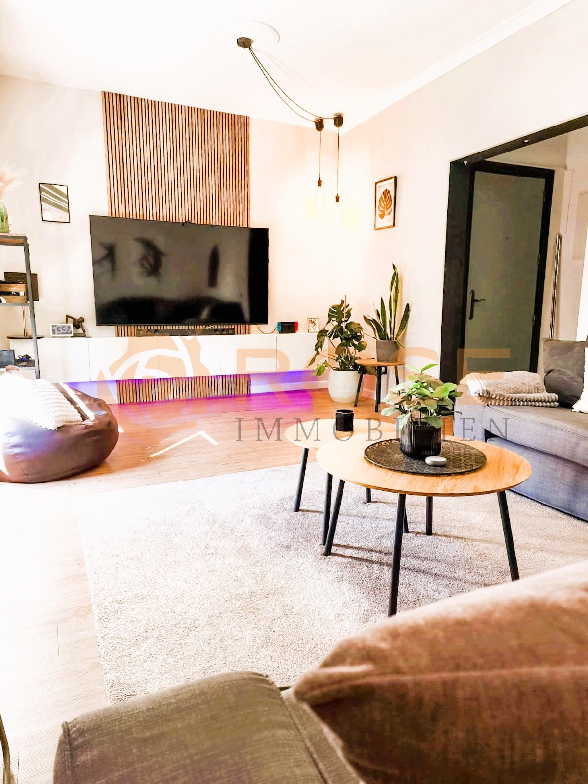 Maison familiale moderne avec terrasse sur le toit – Vue imprenable sur la mer 