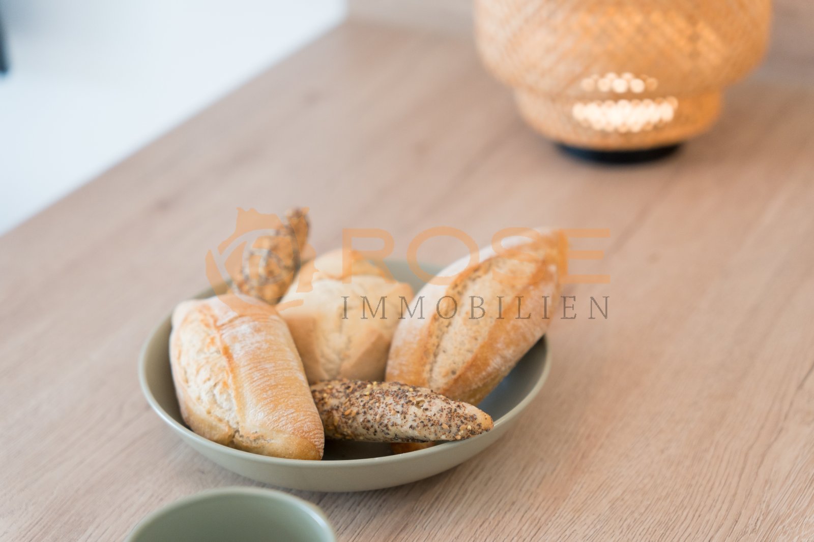 Aucune modification dans le texte !Plan de travail de haute qualité avec espace de rangement intégré et équipement de cuisine pratique Aucune modification dans le texte !Plan de travail de haute qualité avec espace de rangement intégré et équipement de cuisine pratique